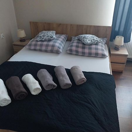 Czarna Owca- Pokoje Goscinne Hnězdno Exteriér fotografie