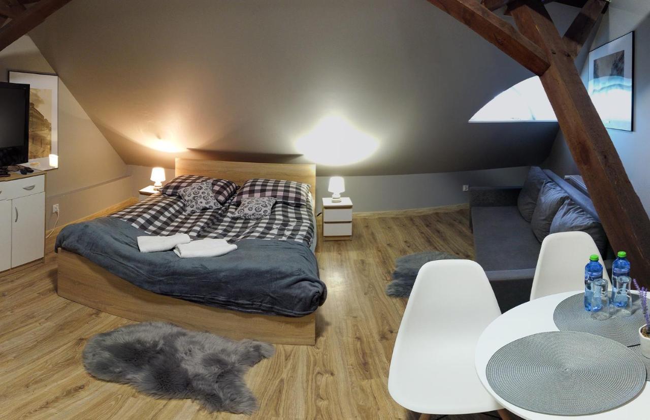 Czarna Owca- Pokoje Goscinne Hnězdno Exteriér fotografie